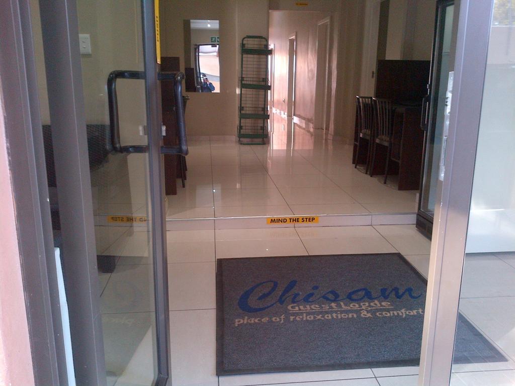 Chisam Guest Lodge Pty Ltd Йоханесбург Екстериор снимка